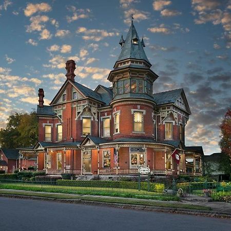 The Empress Of Little Rock Bed & Breakfast Екстериор снимка